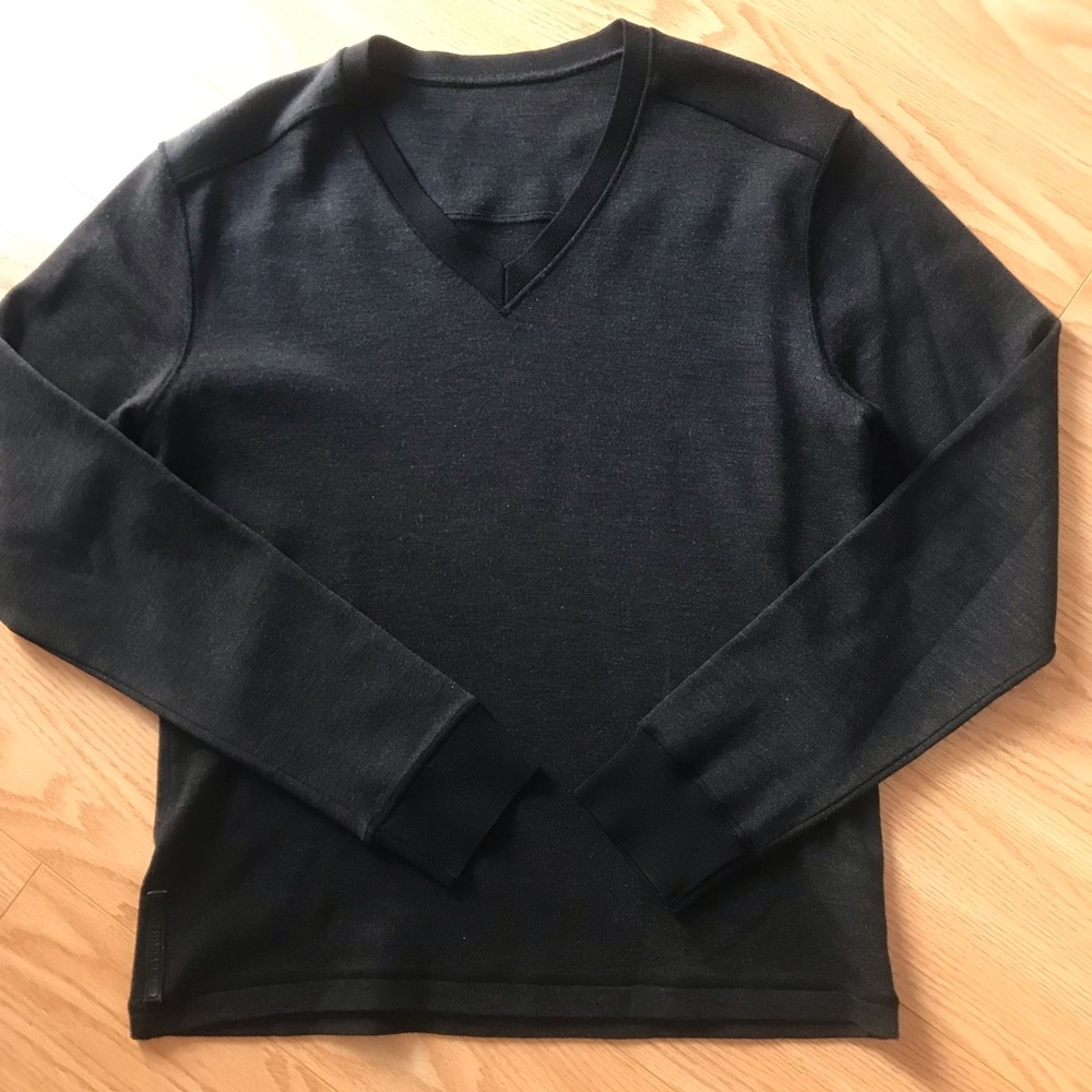Men’s Prada V neck Sweater Sz M